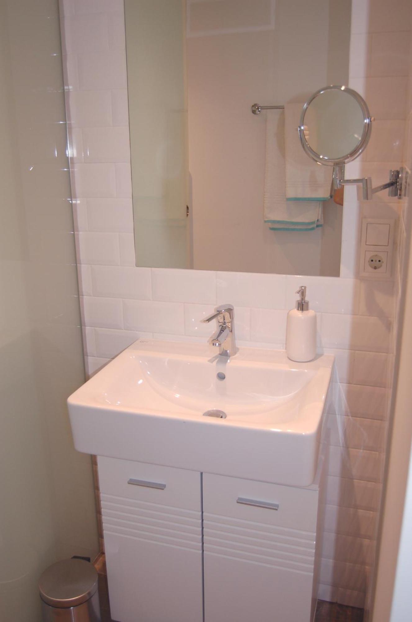 Wohnung In Toller City-Lage 45 M2 Wina Bagian luar foto